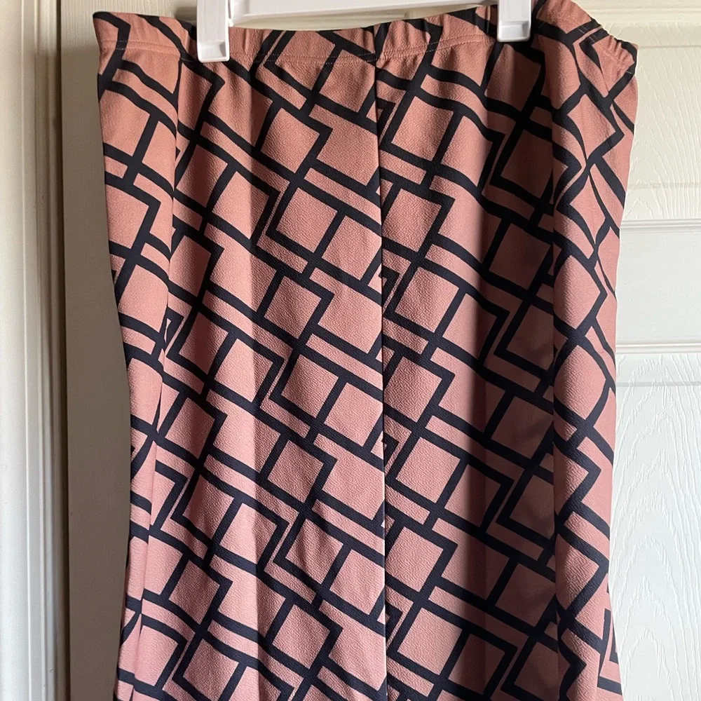 Boutique Women’s Size 4X (20) Geometric Print Skirt - Picture 8 of 13